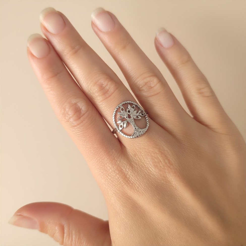 Bague Arbre de Vie Éléna 2 Bague Arbre de Vie Éléna portée
