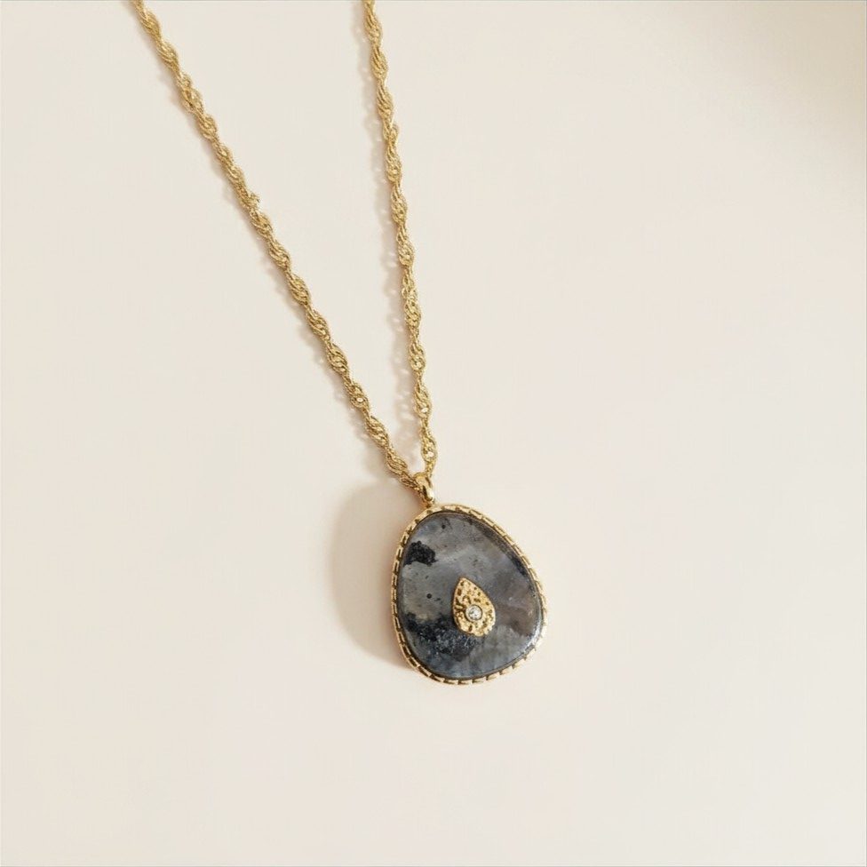 Collier Éléna 1 Collier Éléna