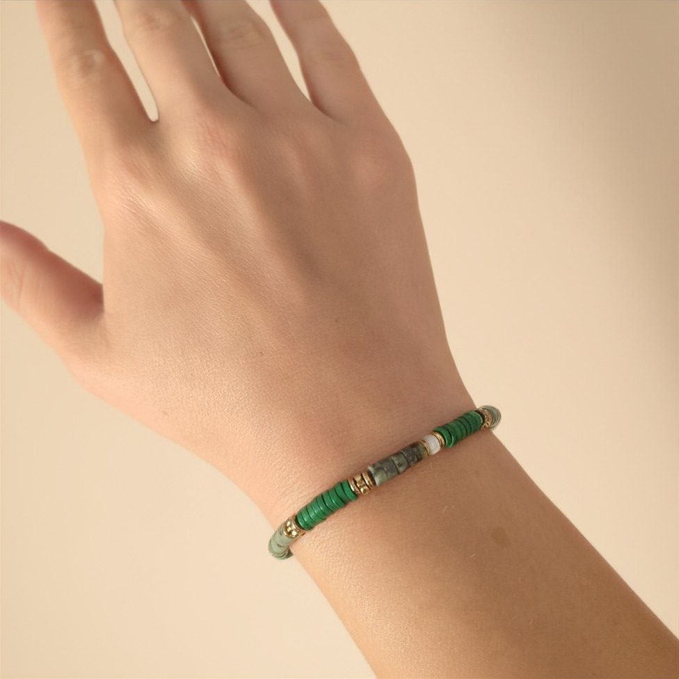 Bracelet Émeraude Nomade 2 Bracelet Émeraude Nomade porté